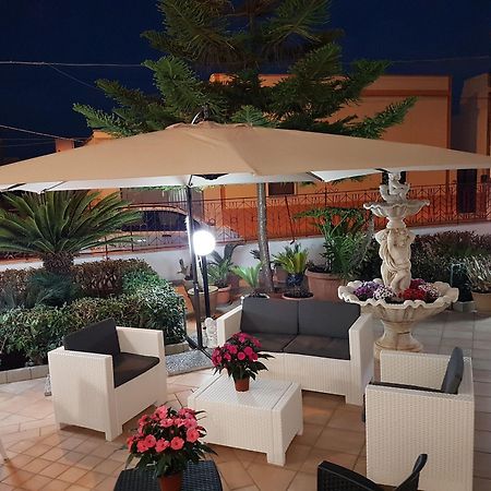 Il Giardino Di Elda Hotell Melissano Exteriör bild